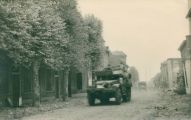 Legervoertuig voor huidige Glazen Boerderij oktober 1944. Voor meer details klik [/ hier.]