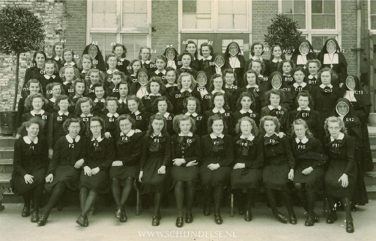 Bestand:Kweekschool 1946-02.jpg