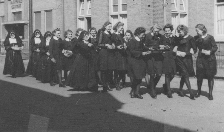 Bestand:Kweekschool 1942-19.jpg