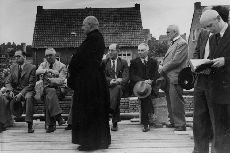 Bestand:Noodkerk 1949 - 08.jpg