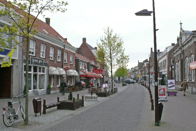 Bestand:Hoofdstraat 10-04-2007 (6).JPG