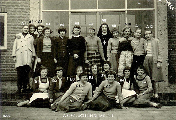Bestand:Huishoudschool 1957-01.jpg