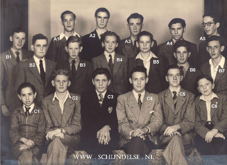 Bestand:Jongens Mulo 1951-02.jpg