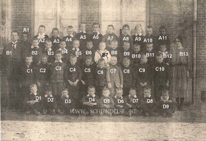 Bestand:Openbare lagere school Hoofdstraat 1923-01.png