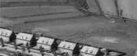 Het hockeyveld in de Beemd achter de Deken Beakersstraat. Het veld is op 1 mei 1950 in gebruik genomen. Voor meer details klik hier.