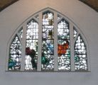 De Boschwegse kerk Onze Lieve Vrouw van de Heilige Rozenkrans, glas in rood raam (1947-1948), Bewening van Christus. Voor meer details klik hier.