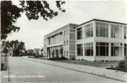 In de jaren 70 werd de Maria lagere meisjesschool van de Pastoor van Erpstraat verplaatst naar dit gebouw..