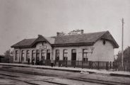 Het station aan de Spoorlaan 49 dat 77 jaar in gebruik is geweest, het "Duits" lijntje wat van Boxtel tot Gennip liep. Voor meer details klik hier.