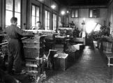 Kaarsenfabriek Bolsius; kaarsen-gietmachine's. Voor meer details klik hier.