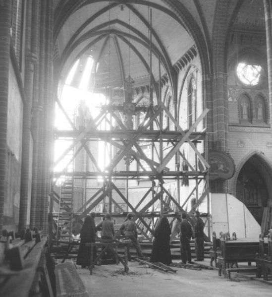 Bestand:Klooster 1945-02.jpg