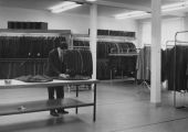 Heropening kledingwinkel Ausems in 1963. Peter Ausems. Voor meer details klik hier.