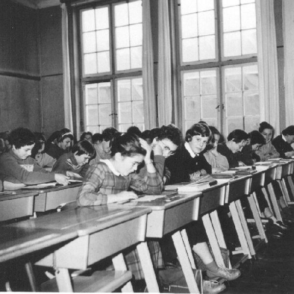 Bestand:Meisjes MULO 10.jpg