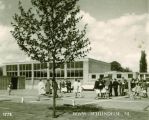 Meisjes MULO, 1964 schoolplein mr. Michelsstraat.
